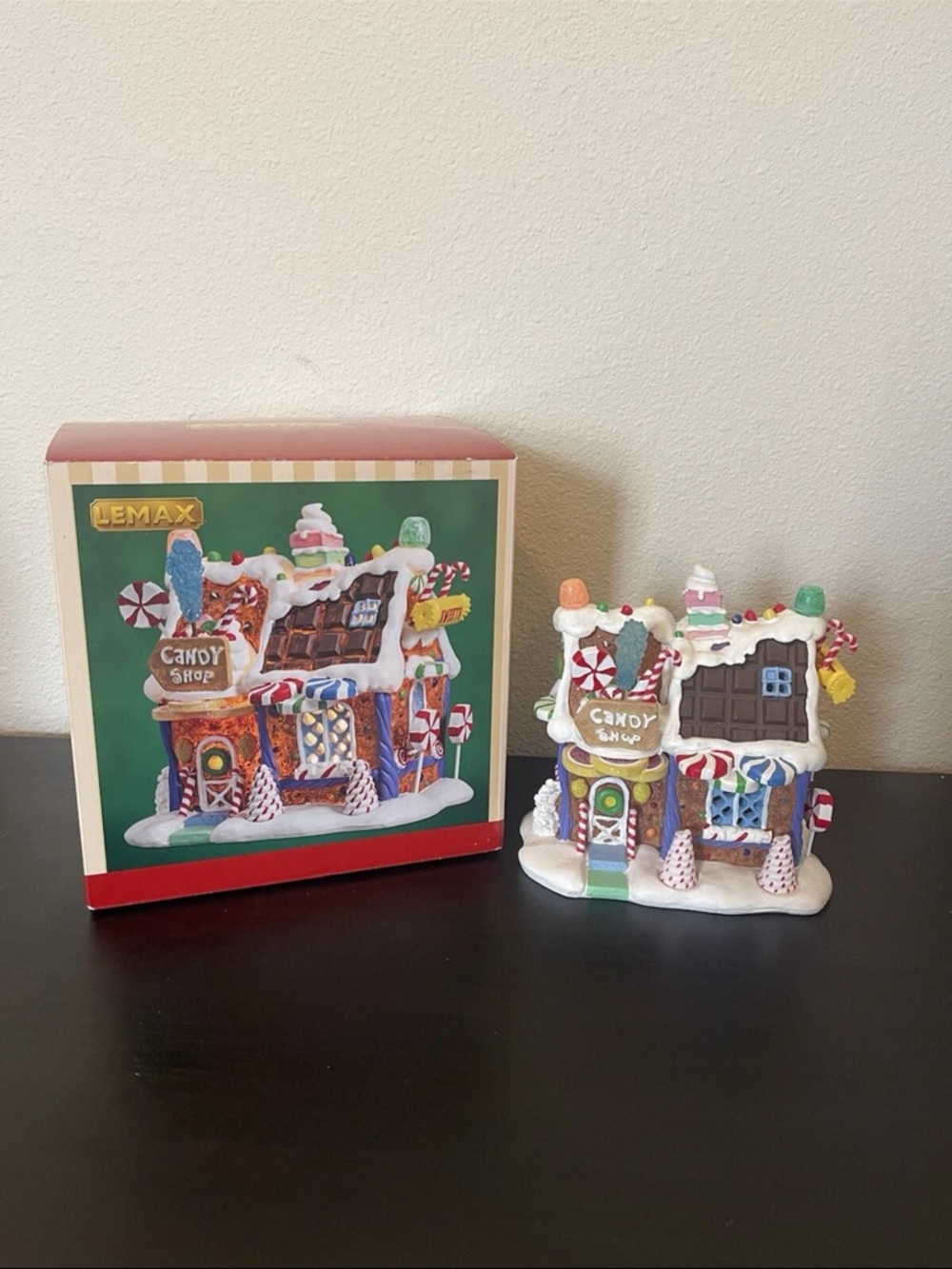 New Lemax The Candy Shop #75181 Polyresin Lighted Building Christmas Village